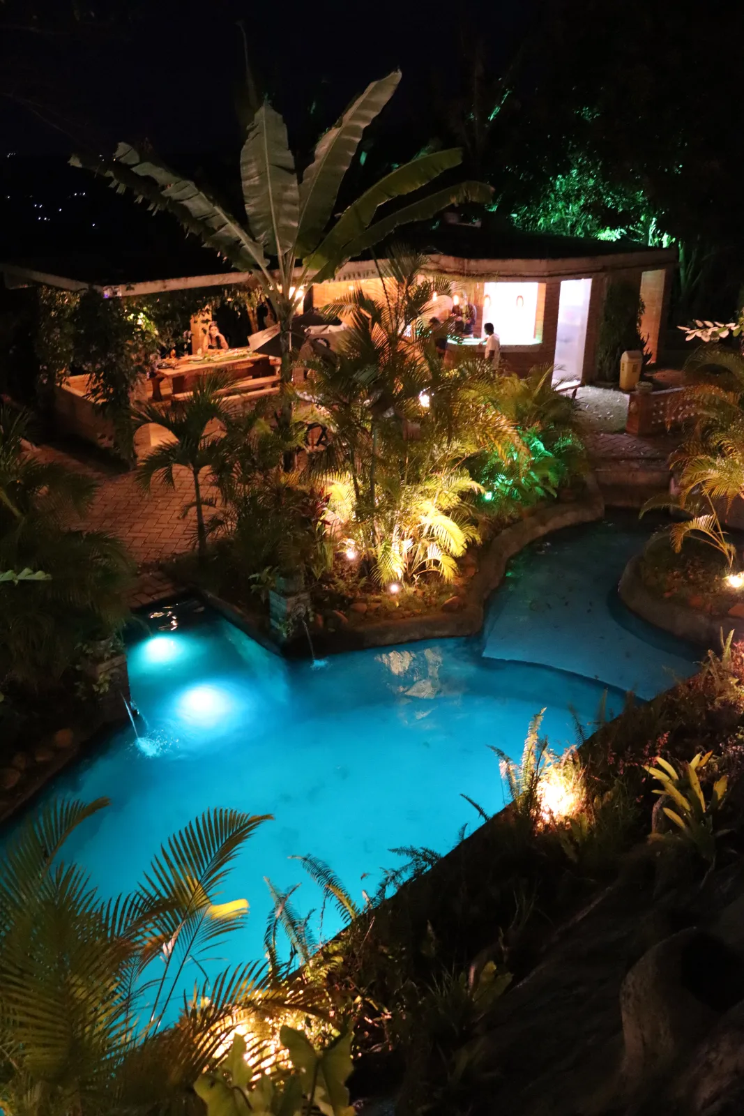 PISCINA